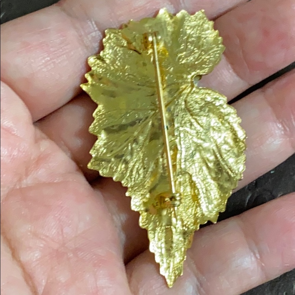 24k Gold Dipped Leaf Peridot Brooch - image 4